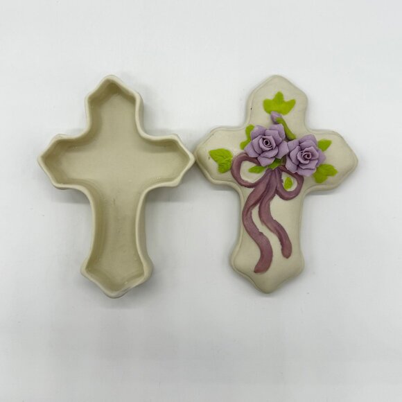 VTG Bisque Porcelain 3D Roses Cross Trinket Dish With Lid Cream Jewelry Box - Picture 6 of 6